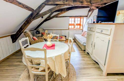 Sable-sur-Sarthe House | Gîte paisible au bord de la rivière - 5 pers. - FR-1-410-497