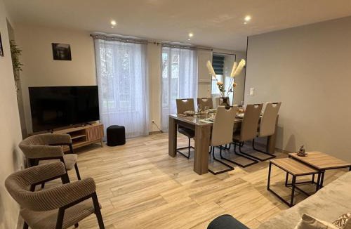 Buxieres-les-Mines House | Gîte paisible avec jardin et animaux acceptés en Allier - FR-1-489-618