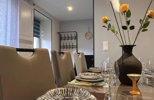 Buxieres-les-Mines House | Gîte paisible avec jardin et animaux acceptés en Allier - FR-1-489-618