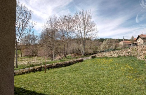 Apinac House | Gîte pour 12 pers., animaux admis, nature Apinac - FR-1-496-416