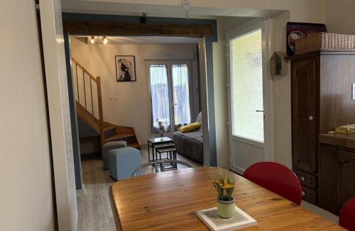 Bransat House | Gîte pour 6 pers avec jardin en Allier, terrasse et climatisation - FR-1-489-588