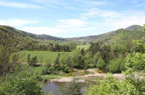 Retournac House | Gîte rénové avec terrasse près de Retournac - FR-1-582-248