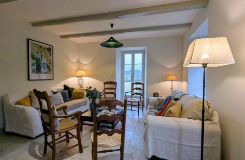 Siaugues-Sainte-Marie House | Gîte rénové campagne chic, 6 chambres pour 13 pers., jardin, terrasse, Haute-Loire - FR-1-582-527