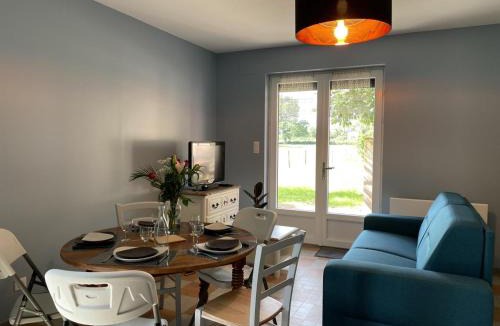 Pierrefitte-sur-Loire House | Gîte rénové à Pierrefitte-sur-Loire avec jardin et parking - FR-1-489-347