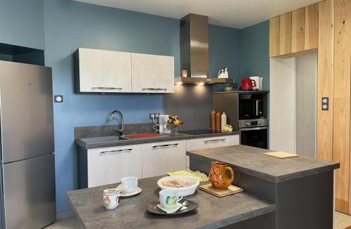 Pierrefitte-sur-Loire House | Gîte rénové à Pierrefitte-sur-Loire avec jardin et parking - FR-1-489-347