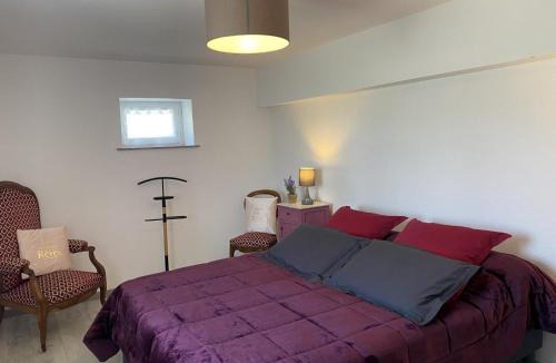 Montaiguet-en-Forez House | Gîte rural à Montaiguët-en-Forez avec étangs et vélos - FR-1-489-371