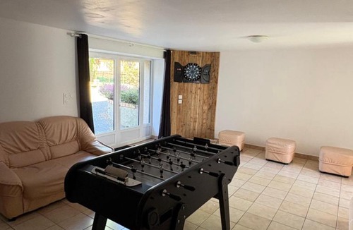 Maisoncelles-du-Maine House | Gîte rural spacieux avec piscine