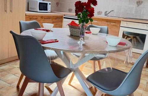 Bransat House | Gîte rustique à Bransat, 4 pers., nature et détente - FR-1-489-594