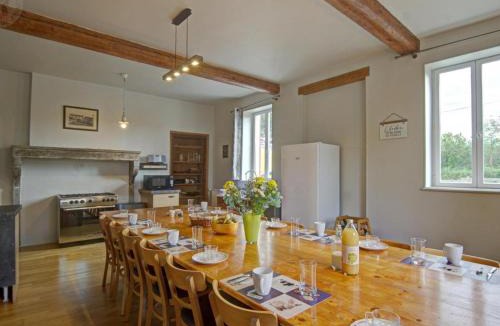 Mornand-en-Forez House | Gîte spacieux avec piscine et animaux acceptés pour 15 personnes - FR-1-496-265