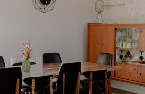 Huisseau-sur-Mauves House | Gîte spacieux et rénové avec jardin, proche châteaux de la Loire, pour 10 pers. - FR-1-590-361