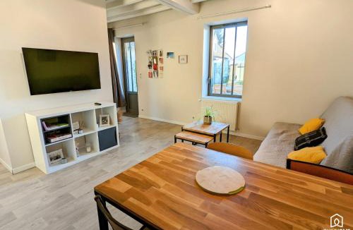 Olivet House | Gîte - Terrasse - Jardin - Soleil - Parking - Tram