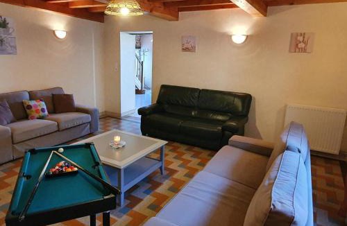 Saint-Paul-de-Vezelin House | Gîtes Authentiques avec Cheminée et Animaux Bienvenus, 11 Pers. - FR-1-496-273