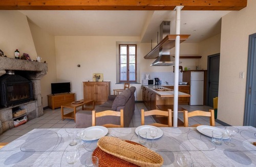Laval-Atger House | Gîtes de France in Tresbos