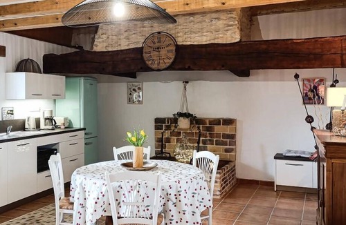 Laval House | Gîtes de France® - Le Clos de la Rose
