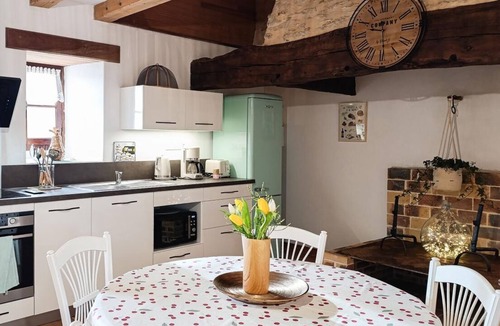Laval House | Gîtes de France® - Le Clos de la Rose