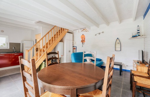 Merdrignac House | Gîtes de l'hivet - "La Pommeraie" with Private Terrace