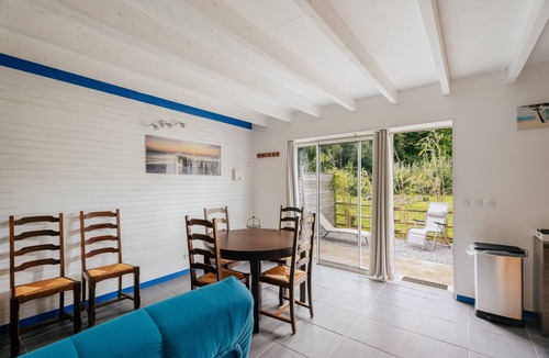 Merdrignac House | Gîtes de l'hivet - "La Pommeraie" with Private Terrace