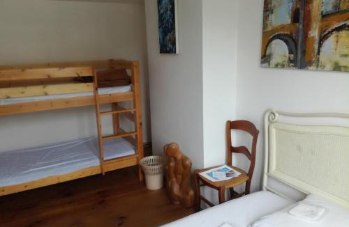 Espelette Bed & Breakfast | Galerie d'art d'une ancienne mairie de 1783