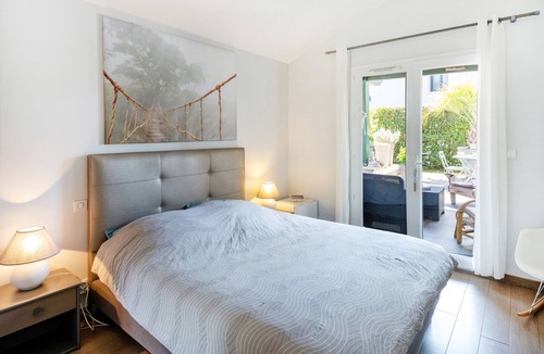 Ahetze Bed & Breakfast | Ganttipienea Guest Room with Pool near Bidart