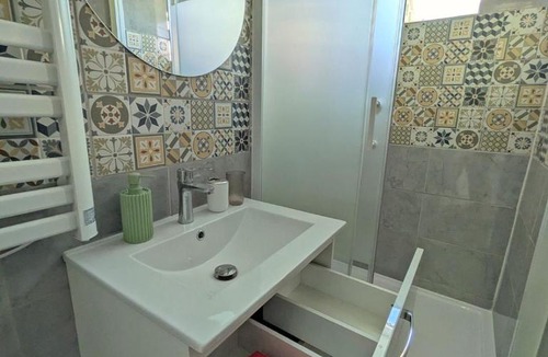 Creil Apartment | Gare 10 min - Paris CDG 25 min - Astérix 20 min