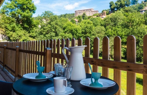 Saint-Privat-d'Allier House | Gemütliches Steinhaus mit Garten by Interhome