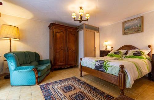 Langeron House | Georgeluc