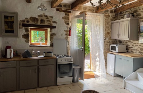 Gomene Bed & Breakfast | Getaway: High-Quality Traditional Breton Cottage in Gomené—WREN, 1 Bedroom