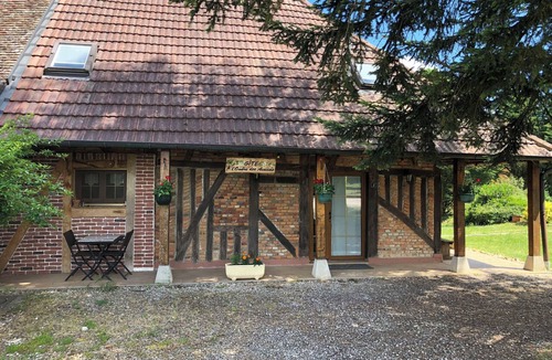 Torpes House | Gite à l'ombre des acacias