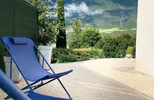 Treffort Apartment | Gite 2 pers sécurisé + parking - Vue Lac (10 mn à pieds) et Montagnes - TREFFORT