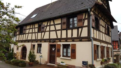 Langensoultzbach Apartment | GITE A LA PETITE FONTAINE-PLAIN PIED-MAISON ALSACIENNE RENOVEE AVEC PASSION-4 PERS-4nuitées minimum