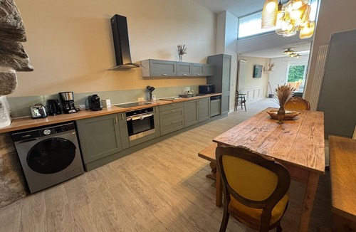 Plouneventer House | Gîte apartment with terrace near a pond animals accepted