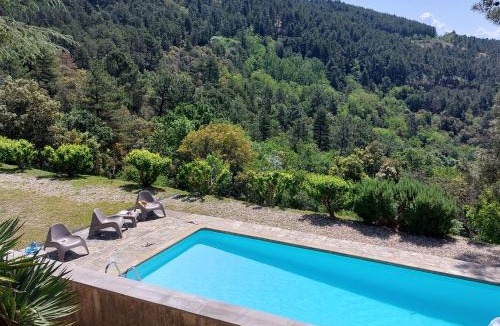Genolhac Villa | Gite avec Vue Panoramique