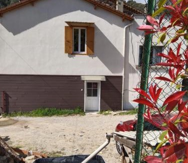 Vals-les-Bains House | Gite bord riviere volane