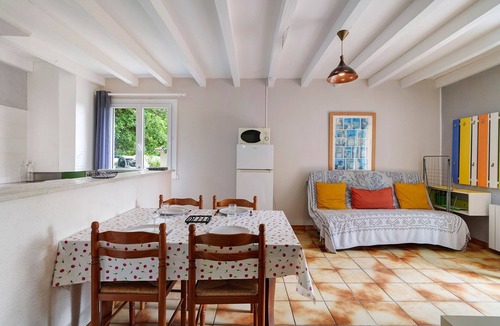 Salignac-Eyvignes House | Gite Cantou – Friendly Holiday Home with Shared Heated Pool in the Heart of Périgord Noir