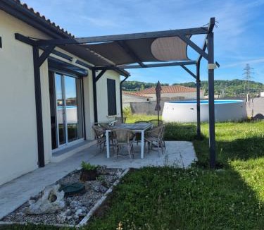 Sainte-Livrade-sur-Lot House | GITE chez mamie - 7 personnes A SAINTE LIVRADE SUR LOT