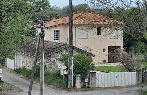 Pern House | Gite Chez Jeanne