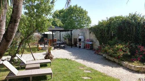 Bastanes House | Gite de 6 à 14 pers avec Piscine-Jacuzzi- Salle des fêtes