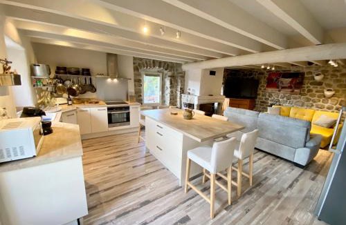Mazan-l'Abbaye House | GITE DE GROUPE 160m2, 15p, salle de reception, jardin, terrasse