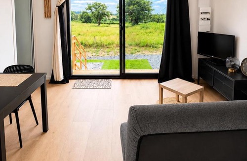 Bourbon-Lancy Ski Chalet | Gite de la fontaine climatisé