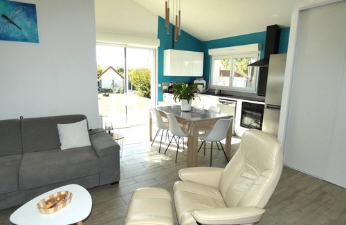 Commentry House | Gite de la Libellule: 3-star house with private garden
