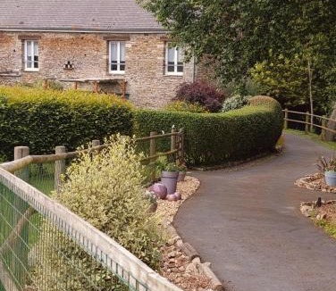 Cahagnolles House | GITE DE LA PIERROSE 100 m2 avec jardin privé Proche de Bayeux et des plages du Débarquement