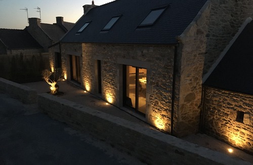 Santec House | Gîte de Ty Nevez, Brittany (Santec) spa, 300 m from the beach.
