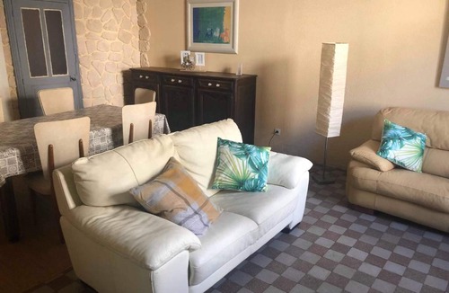 Le Donjon House | gite de village 6 pers
