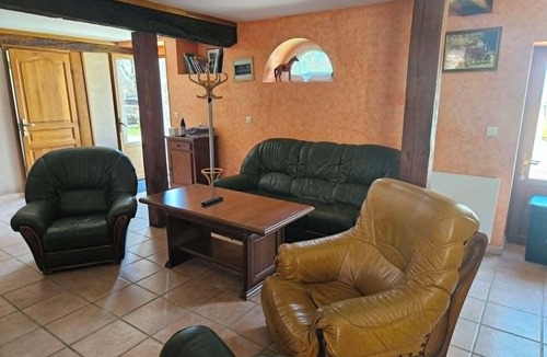 Montierchaume House | GITE DES ABEILLES, a cottage in the Berry region that sleeps 9