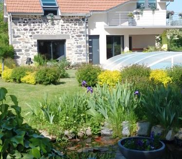 Manzat House | Gite Des Taravelles