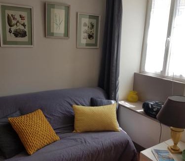 Vaux-sur-Seulles House | Gite du Jardin Des Sources