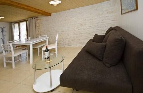 Echillais Cottage | Gite echillais - Charentais farmhouse by the sea 32 m2