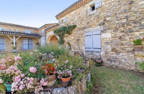 Salles House | Gite La Giscardie