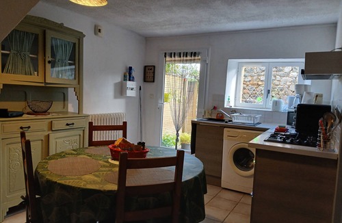 Graces House | Gite la Glycine 30 mins from the Sea