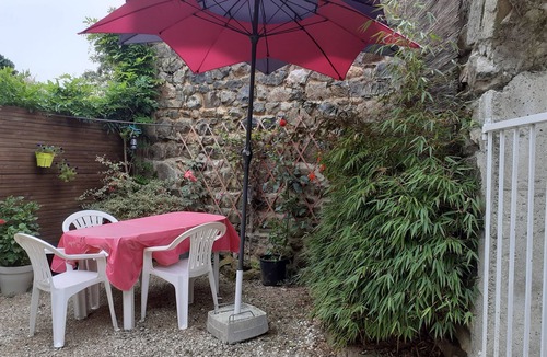 Graces House | Gite la Glycine 30 mins from the Sea